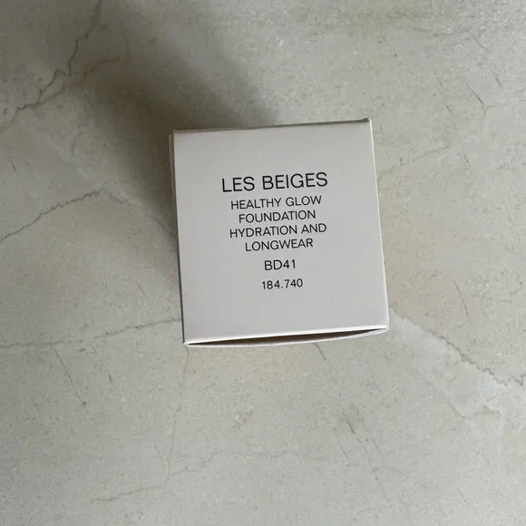 CHANEL Les Beiges Hydration Foundation BD41 - Picture 3 of 7